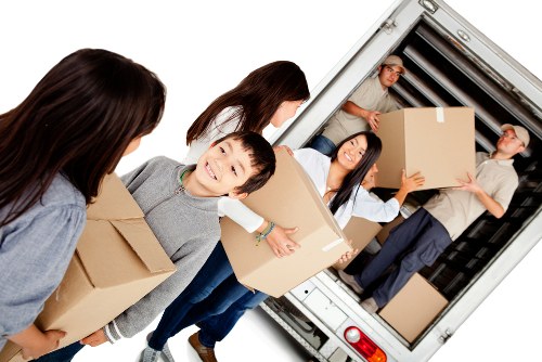 Local man with van service for household moves in Hithergreen