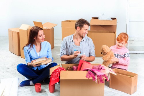 Packing and transport support for a flat move in Hithergreen